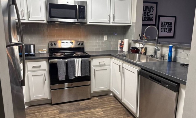 Acworth Apartamento | Smart, Stylish Apartment , Alexa & Purple Mattress