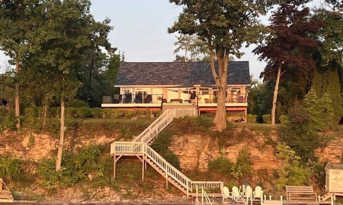 Town of Torrey Casa | Smith's Lake House, built 2021, enjoy spectacular sunrises, 4 bedroom 2 bathroom