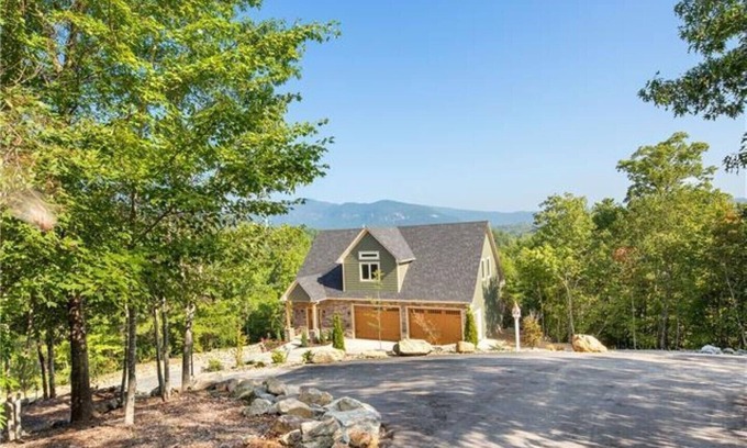 Lake Lure Casa | SMITH TREEHOUSE EN LAKE SE ENCUENTRA CERCA DE ASHEVILLE, TYRON CON VISTAS AL ASESINO.