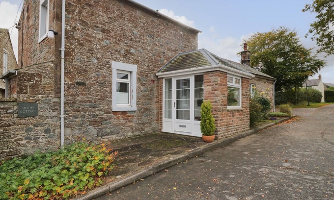 Welton Casa | SMITHY COTTAGE, family friendly, character holiday cottage in Dalston