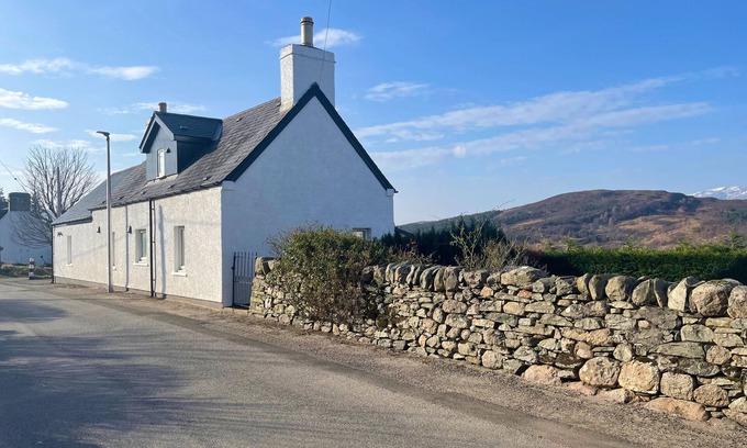 Tongue Casa | Smithy House - Village Centre Stay near NC500