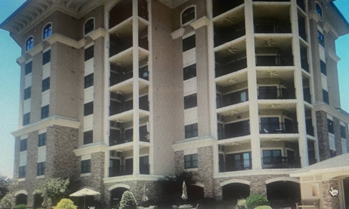 Westlake Corner Condominio | SML- Moneta, Va 3 bd condo @ Bridgewater Pointe Plaza