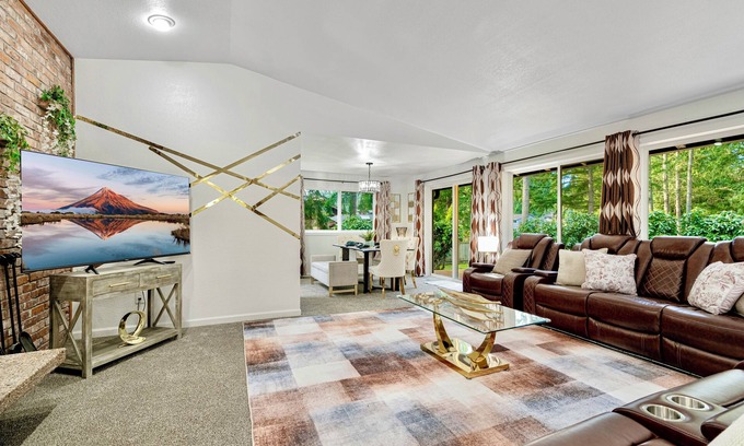 Sammamish Casa | SMM2: PINE VILLA