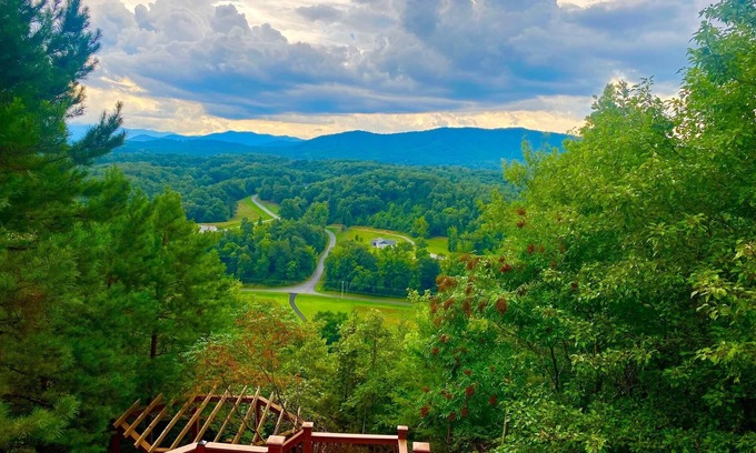 Murphy Chalet De Esquí | Smokey Mountain Dreaming - mountain views, hot tub & much more!!
