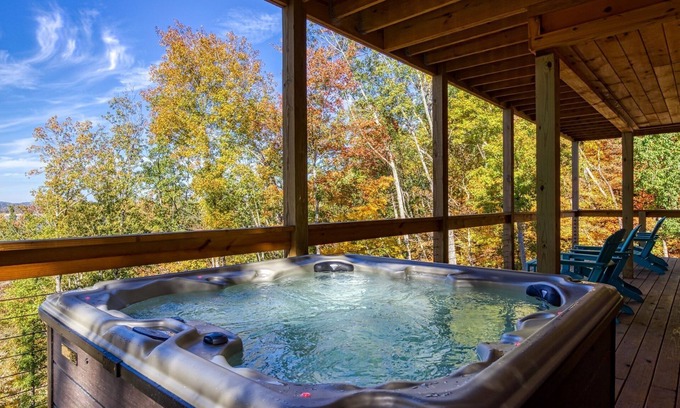 Dandridge Cabina | Smoky Lake Retreat 3 Bedroom Cabin by RedAwning