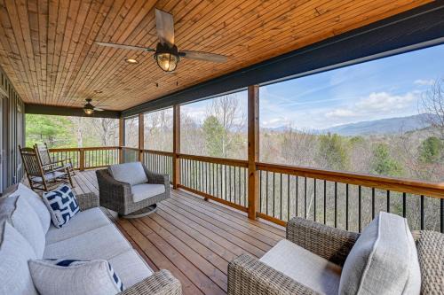 Andrews Casa | Smoky Mountain Cabin Rental Game Room, Fire Pit!