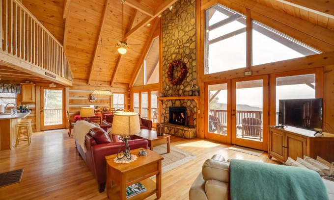 Deep Gap Casa | Smoky Mountain Vacation Rental with Large Deck!