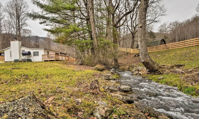 Robbinsville Cabina | ¡NUEVO! Smoky Mtn. Cabina w / Deck & Grill - minutos a AT!