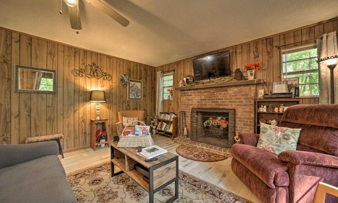 Otto Casa | Smoky Mtn Hideaway Screened Porch and Fire Pit