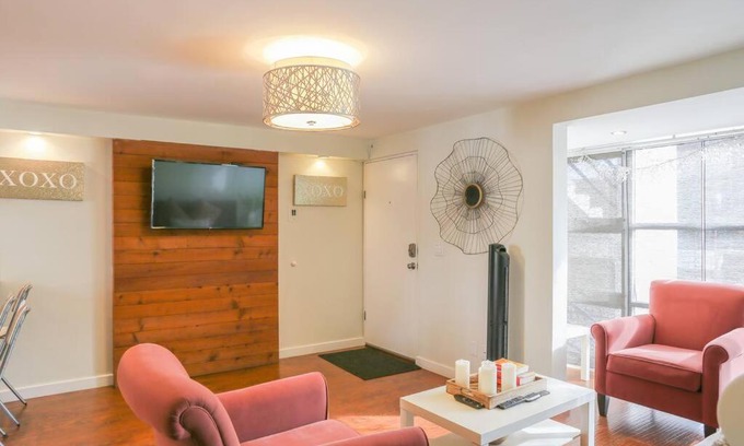 Zona Centro Apartamento | Smooth & Vivid Downtown Condo