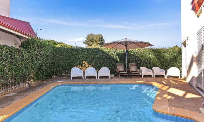 Victor Harbor Apartamento | 'Smugglers no 11' - swimming pool + heart of Victor Harbor + beach!