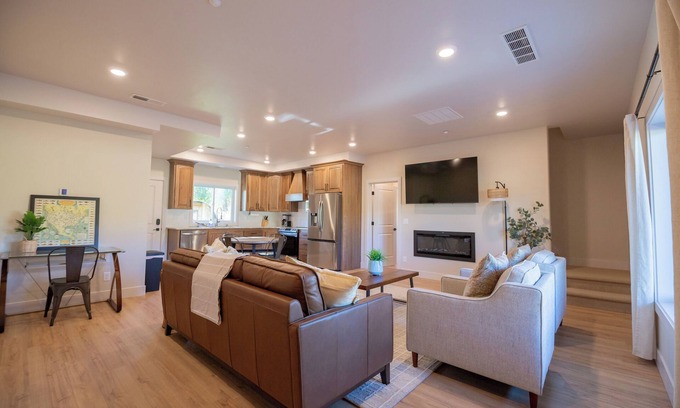Idaho Falls Cabina | Snake River Meadow Lodge + Fishing & Outdoor Haven: 30 Acre Riverfront New Build