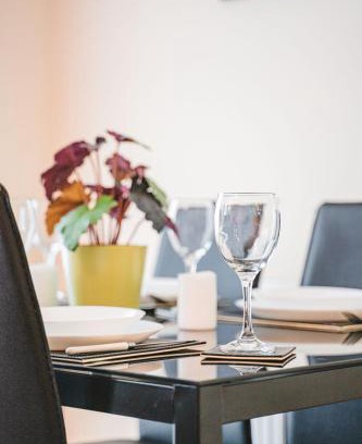 Darnall Casa | Snapos Apartments - Tudor Close
