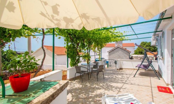 Dvornica Casa | Snježana by Interhome