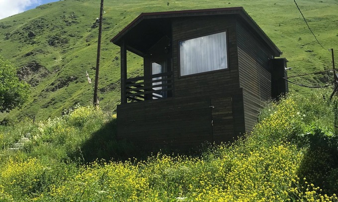 Kazbegi Cabaña | Sno Cottages Twins
