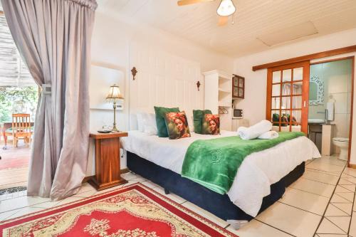 Secunda Casa | Snooze-A-Lot Guesthouse
