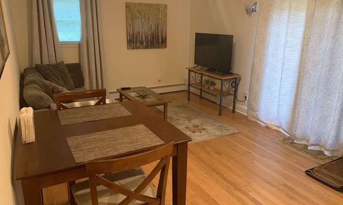 Smithtown Apartamento | Snow Birds, Transiciones, Viajeros, ¡Esto es!