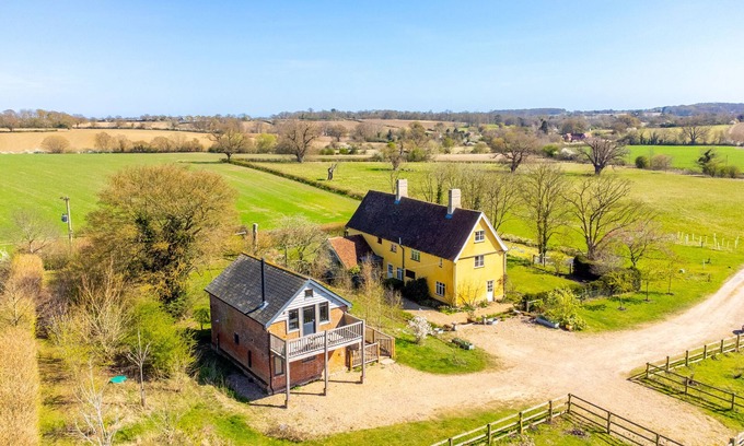 Saxmundham Casa | Un granero bellamente renovado con vistas a los terrenos en huelga y tierras de cultivo