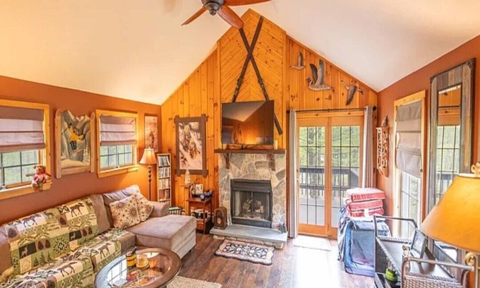 West Dover Chalet De Esquí | Snow Owl Chalet - Dover, 4-Bd 3-Bth - 10 Min. - Mt Snow! Saltwater Hot Tub!