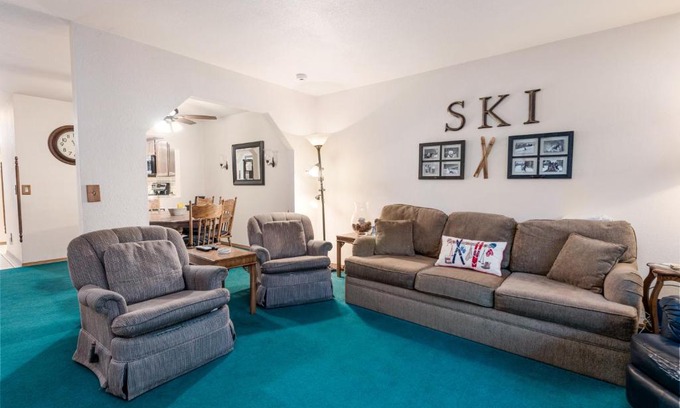 Summit Estates Casa | Snow Summit Getaway - Walk to Snow Summit Ski Resort