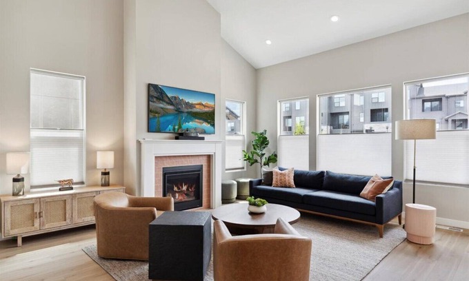 Mountain Green Casa | Snowbasin Family Vibes – Kids toys + Chef’s Kitchen + Movie Room