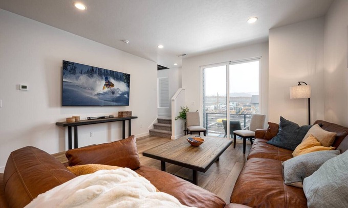 Mountain Green Casa | Snowbasin Summit Townhome | Pool | Hot Tub