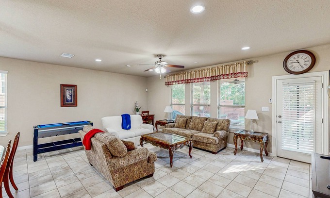 Scenic Oaks Casa | Snowbird-friendly home with private hot tub, foosball, air hockey, grill, patio