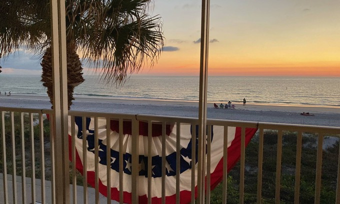 Belleair Beach Condominio | Snowbird Escapada - Belleair Beach, FL