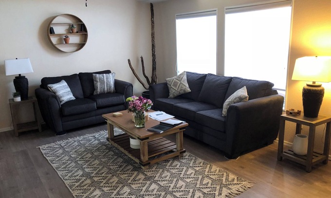 Fort Mohave Casa | Snowbird get away. Beautiful 3 bedroom 2 bath home, in the Sunrise Vista Area.