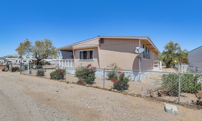 Quartzsite Casa | Snowbird Heaven: Rural Quartzite Home Near Hiking