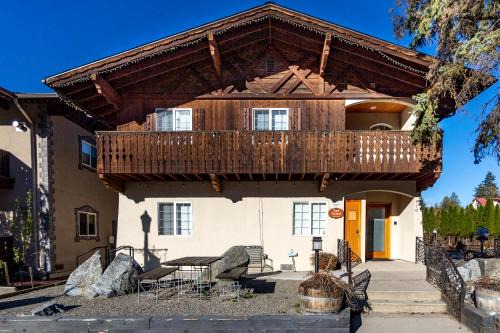 Leavenworth Casa | Snowcreek Suite - Cedar - ADA- Hot Tub - Kitchenette