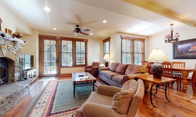 Mammoth Lakes Apartamento | Snowcreek VI The Lodges #1133 condo