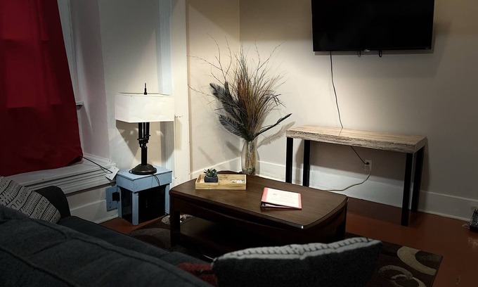 Crosstown Casa | Snowden duplex 1, a Quiet Getaway