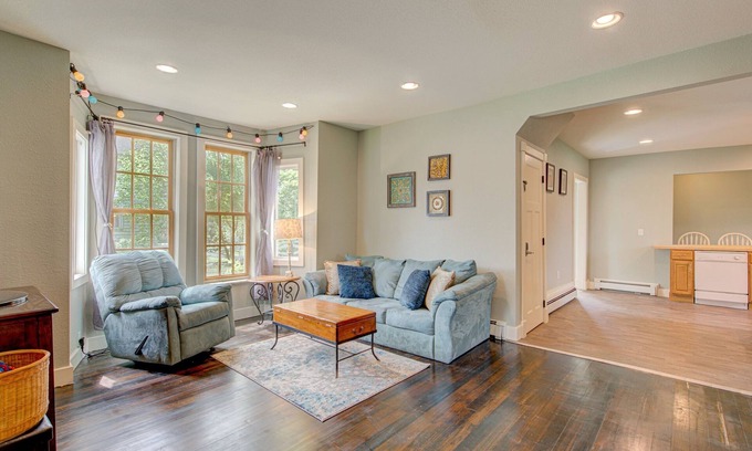 Lake City Apartamento | Snowdrop Apartment - Just 10 Minutes to the Beach!