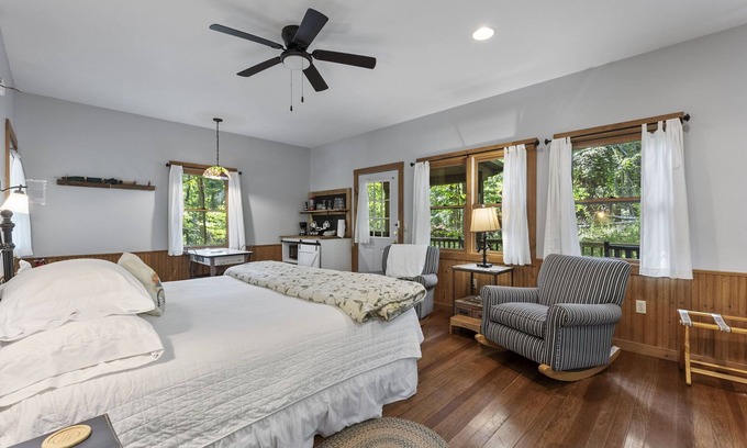 Logan Cabaña | Snowdrop Cottage at The Inn & Spa at Cedar Falls