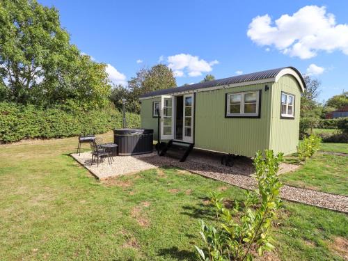Ashby cum Fenby Casa | Snowdrop