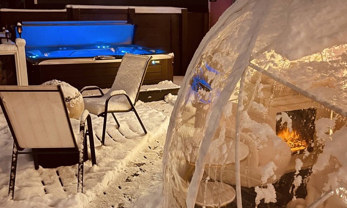 Afton Casa | SnowFlake Suite, SnowGlobe with hottub