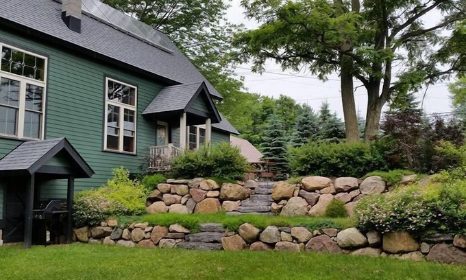 Belfort Casa | La caída en Adirondacks es excepcional: las fechas posteriores al 15 de septiembre aún están disponibles.