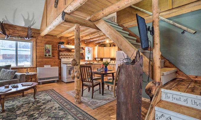 Knik-Fairview Cabaña | 'snowshoe Cabin' w/ Gas Grill: Fish & Hike!