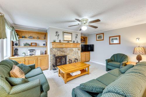 Snowshoe Apartamento | Snowshoe Condo with Mtn Views, Walk to Ski Lift