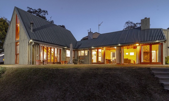 Old Adaminaby Casa | Snowy Mountains Fishing Lodge, Old Adaminaby