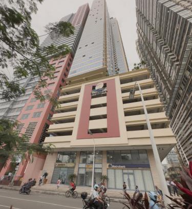 669 Ermita Apartamento | SnugglePod Condotel - Grand Riviera Suites, US Embassy Manila, Roxas Blvd