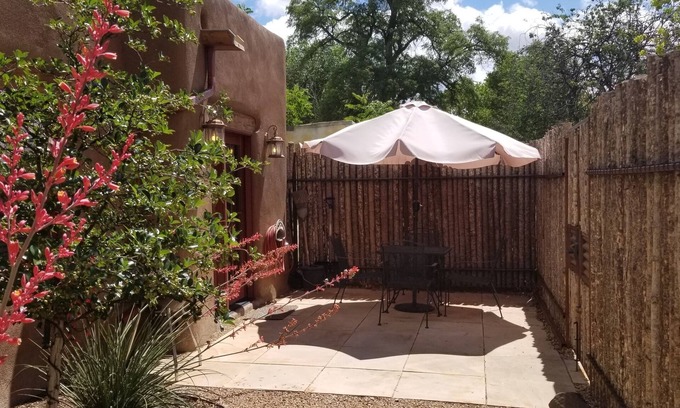 Downtown Santa Fe Casa | ¡Tan cerca! Perfect Southwest Casita 3 cuadras Plaza, 2 a O'Keeffe/Casita Ristra