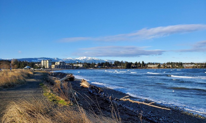 Regional District of Nanaimo Casa | So close to the Beach