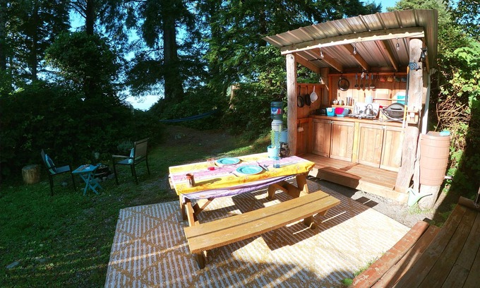 Ucluelet Alquiler De RV | So Damn Lucky Glamping