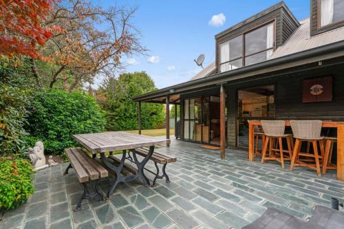 Wanaka Casa | So Good On Sargood - Wanaka Holiday Home
