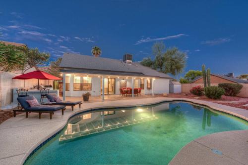 Eagle Hills Casa | Soak In Private Heated Pool In Stylish Open Plan H