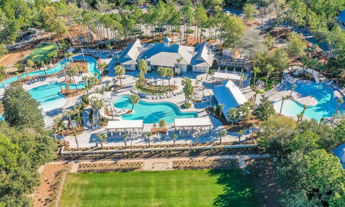 Forest District Casa | 🦩Soaring Over WaterColor~ 6 Bedrooms ~ Full Resort Access🦩