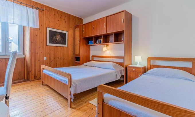 Cres Casa | Soba Cres
