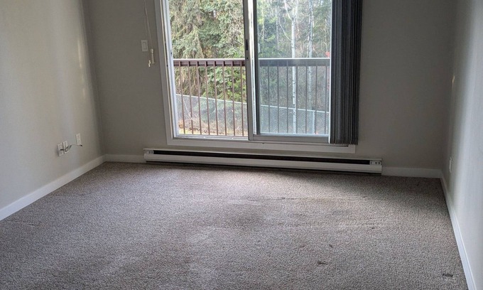 Prince George Apartamento | SOBER CLEAN ROOMS PRINCE GEORGE
